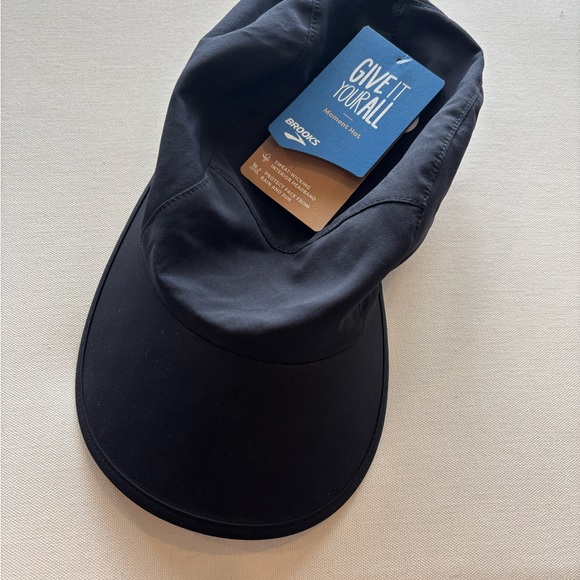 Brooks Accessories - NWT Brooks Black Running Visor with Logo Tag